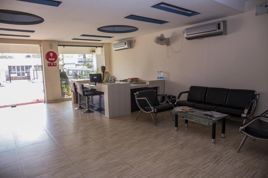 Oyo 1359 Hotel Best Inn Бхубанешвар Екстериор снимка