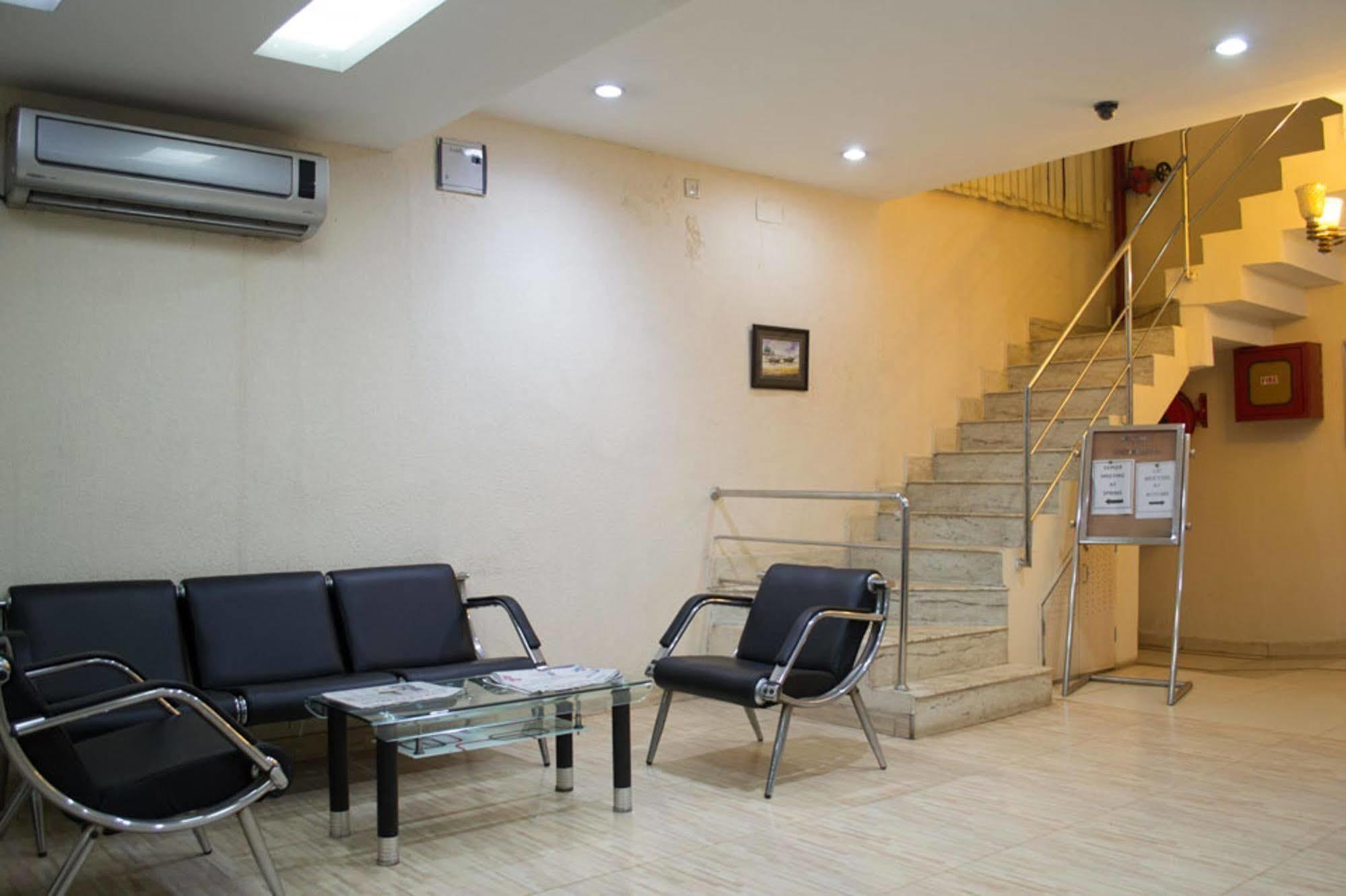 Oyo 1359 Hotel Best Inn Бхубанешвар Екстериор снимка