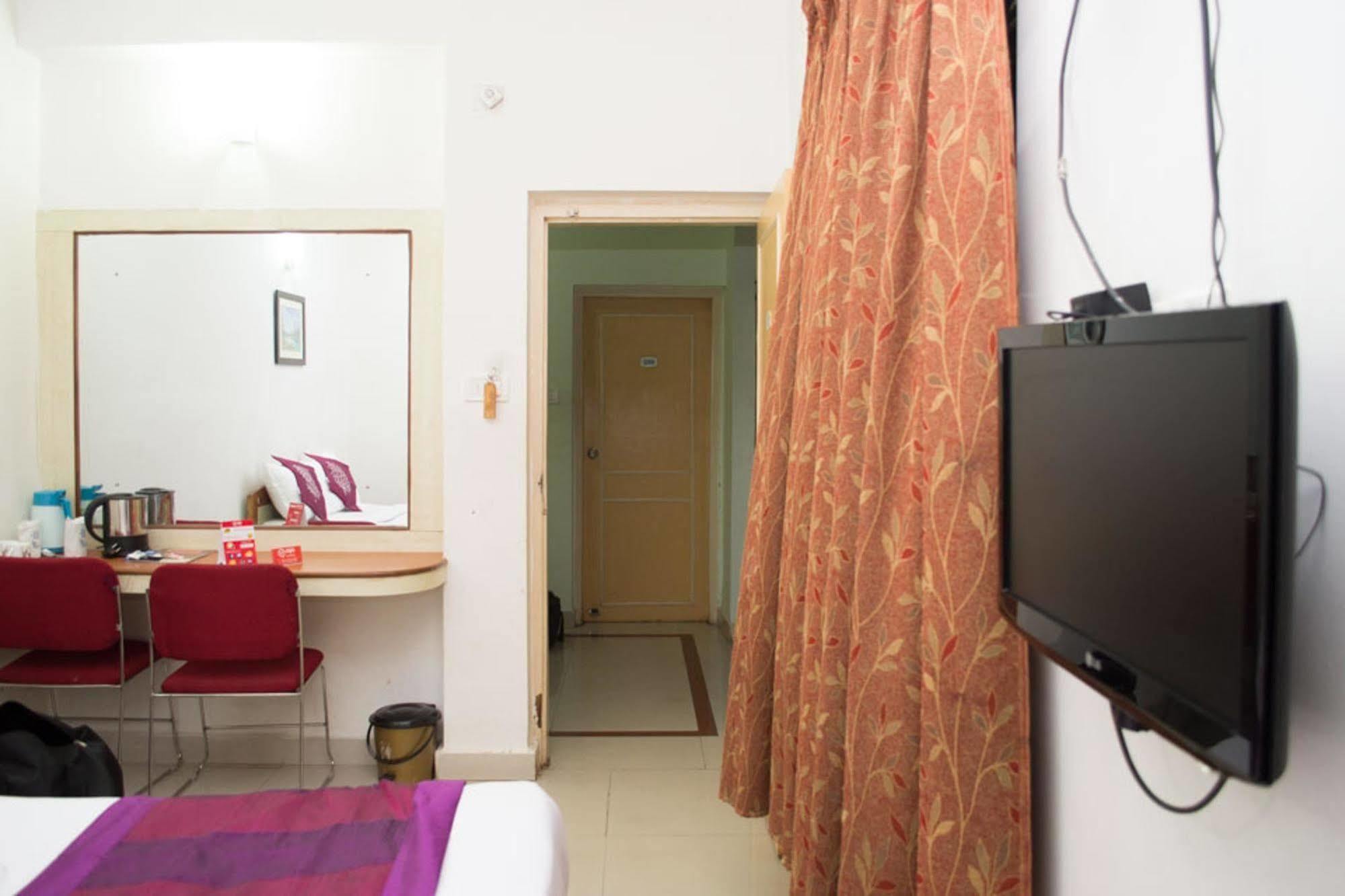 Oyo 1359 Hotel Best Inn Бхубанешвар Екстериор снимка