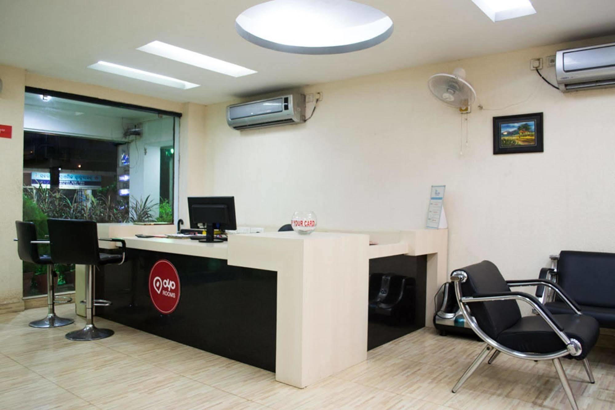 Oyo 1359 Hotel Best Inn Бхубанешвар Екстериор снимка