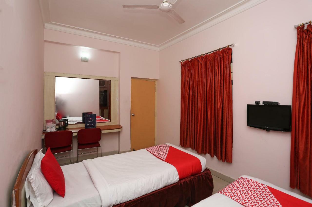 Oyo 1359 Hotel Best Inn Бхубанешвар Екстериор снимка