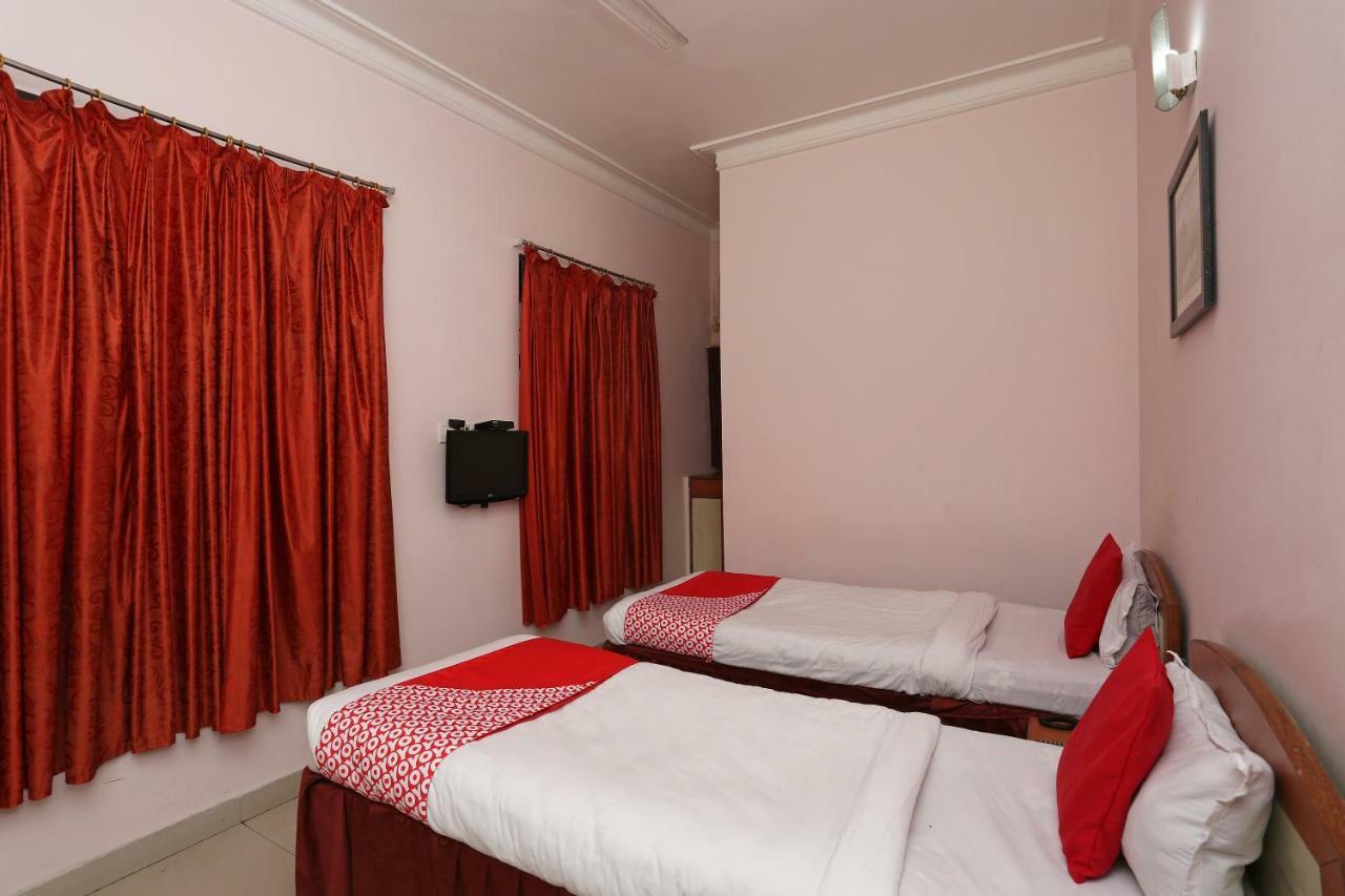 Oyo 1359 Hotel Best Inn Бхубанешвар Екстериор снимка